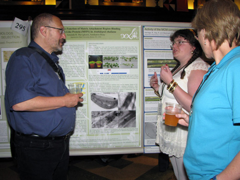 Amanda presenting her poster at the Arabidopsis Conference