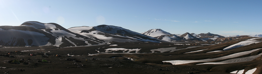 Snowy peaks around Hrafntinnusker